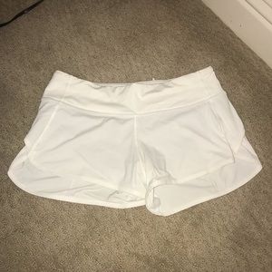 White Lululemon speed up short 2.5”